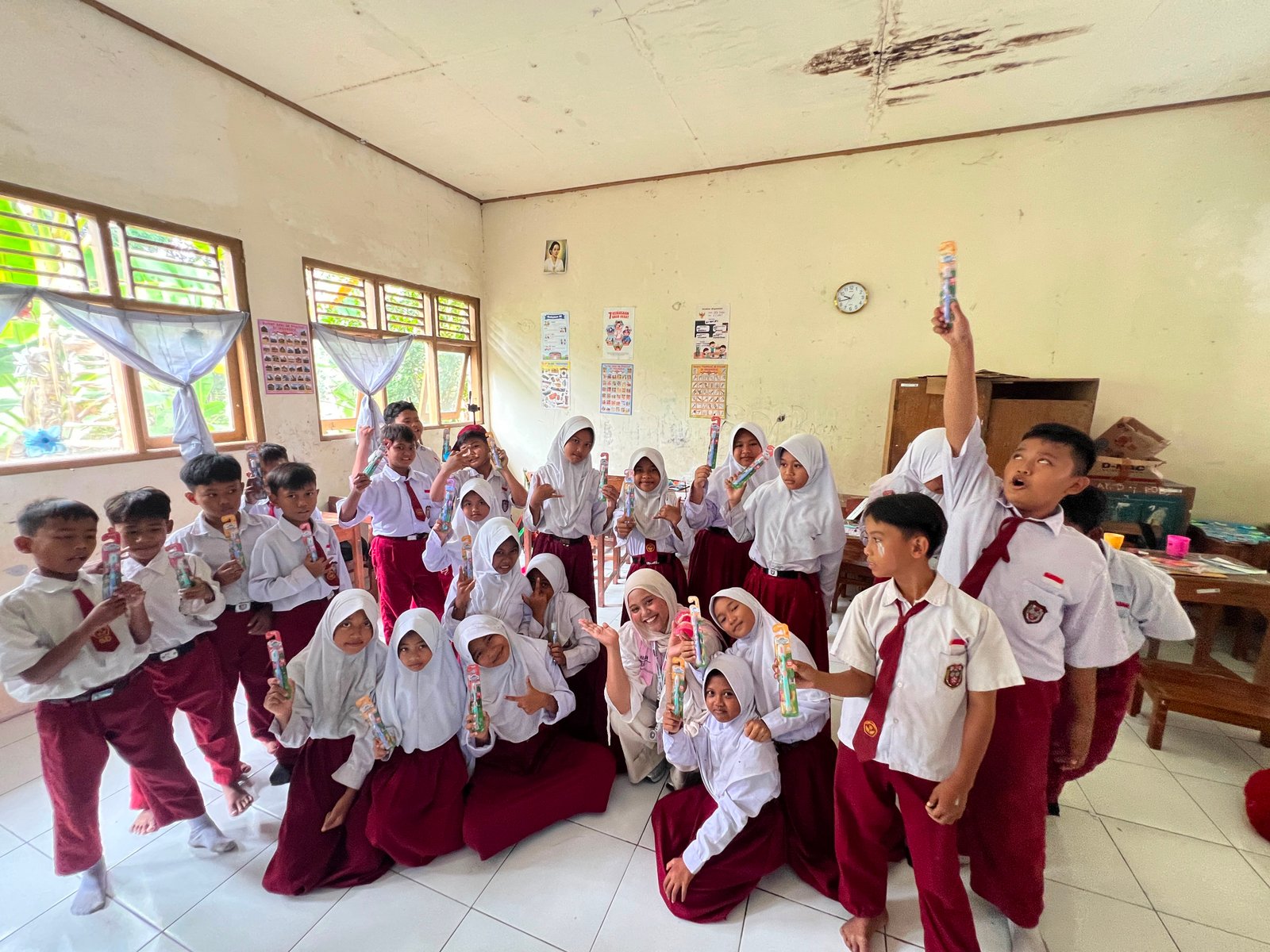 SIKAT (Siswa Kuat, Gigi Hebat)